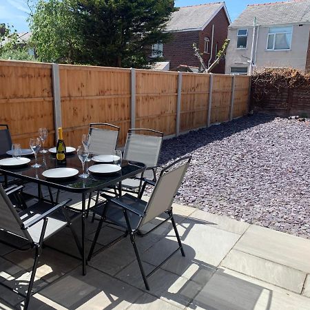 Modern Fully Refurbished 3 Bedroom Home Blackpool Extérieur photo