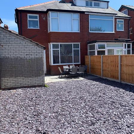 Modern Fully Refurbished 3 Bedroom Home Blackpool Extérieur photo