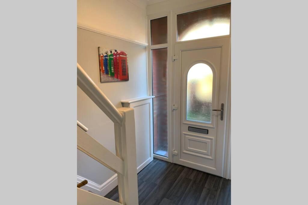 Modern Fully Refurbished 3 Bedroom Home Blackpool Extérieur photo