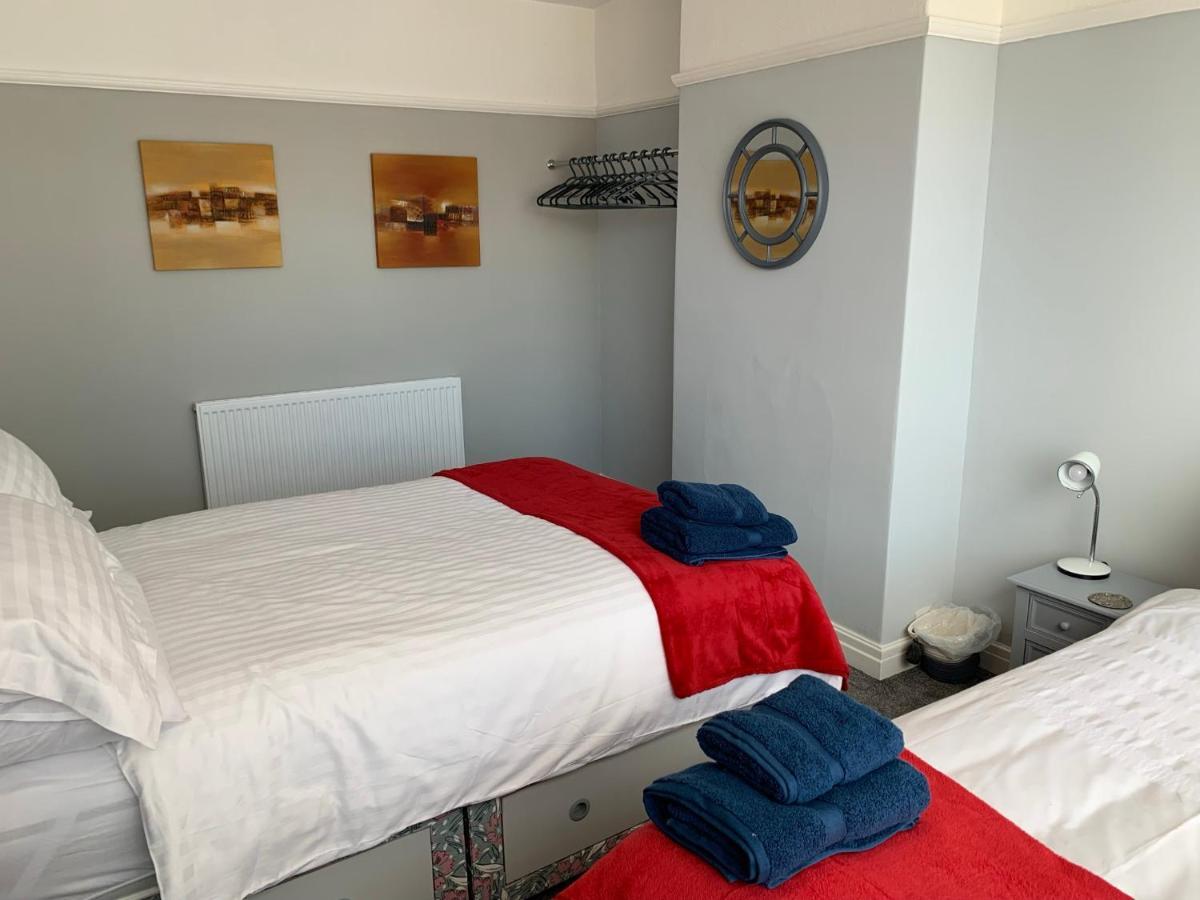 Modern Fully Refurbished 3 Bedroom Home Blackpool Extérieur photo