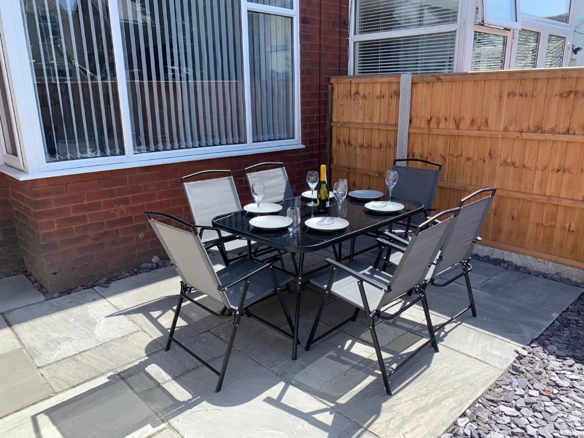 Modern Fully Refurbished 3 Bedroom Home Blackpool Extérieur photo